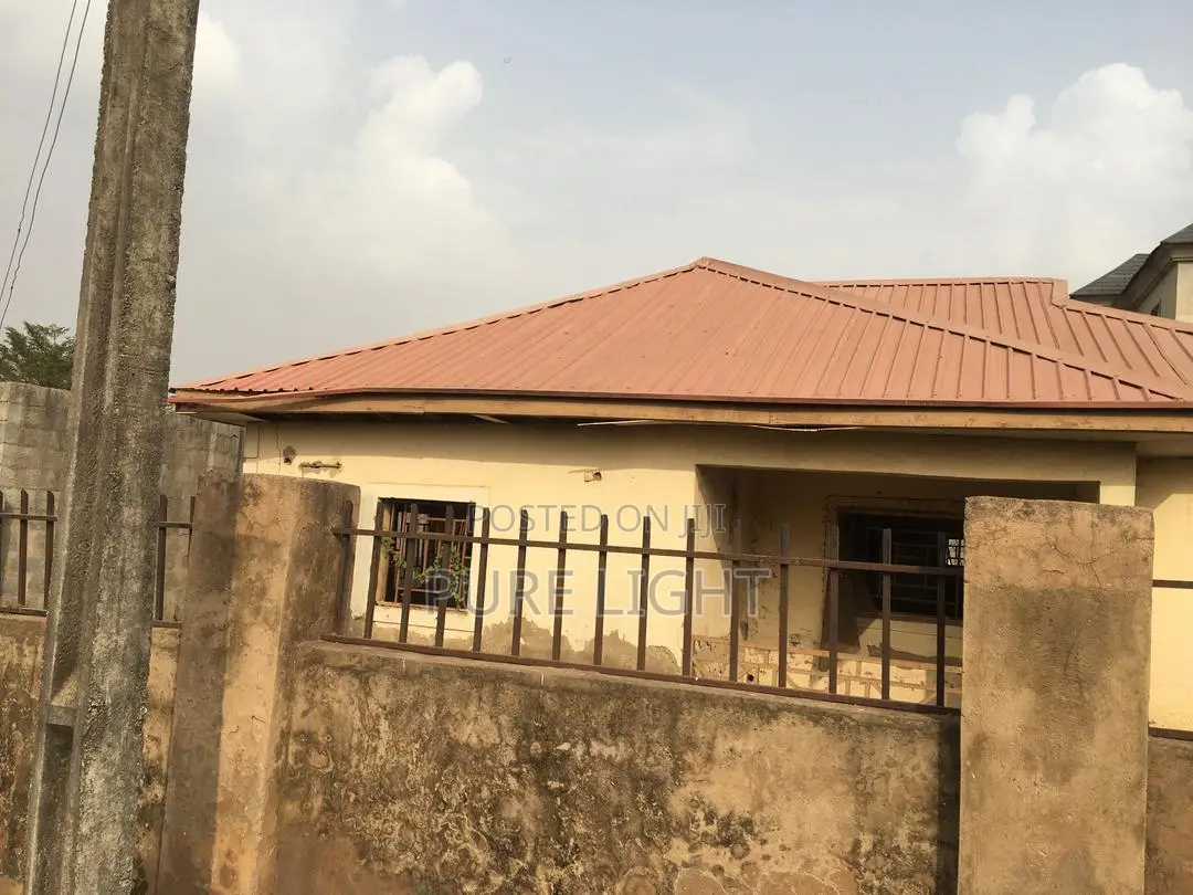 3bdrm Bungalow in Efab Estate, Mbora for sale