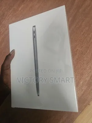 New Laptop Apple MacBook Air 8GB Apple M1 SSD 256GB