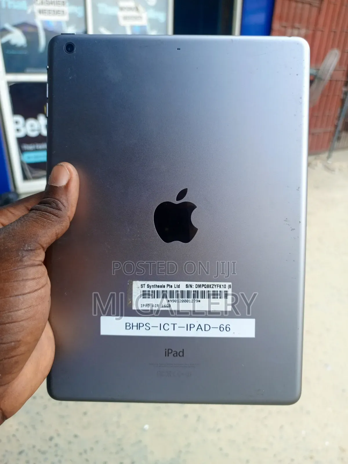 Apple iPad Air 16 GB Gray