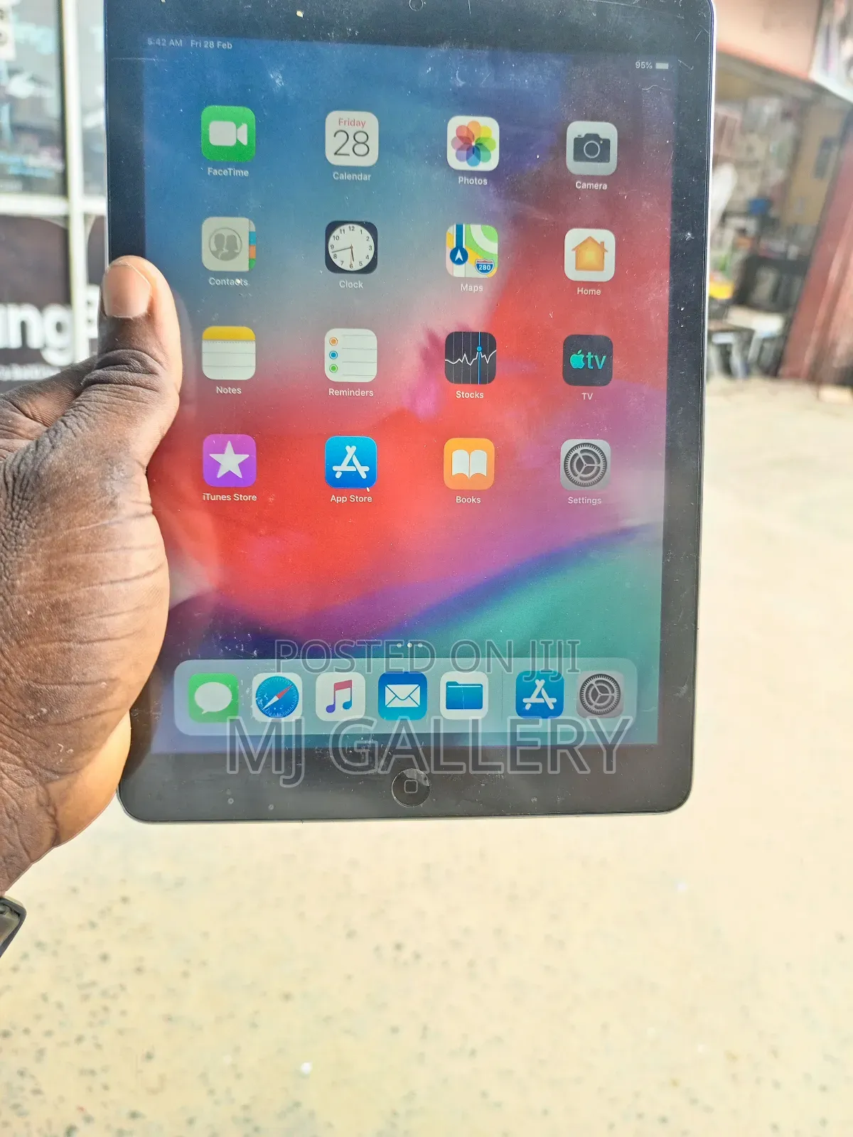 Apple iPad Air 16 GB Gray
