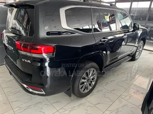 Photo - New Toyota Land Cruiser 2024 Black