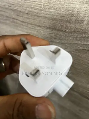 Apple 3-Pin Plug