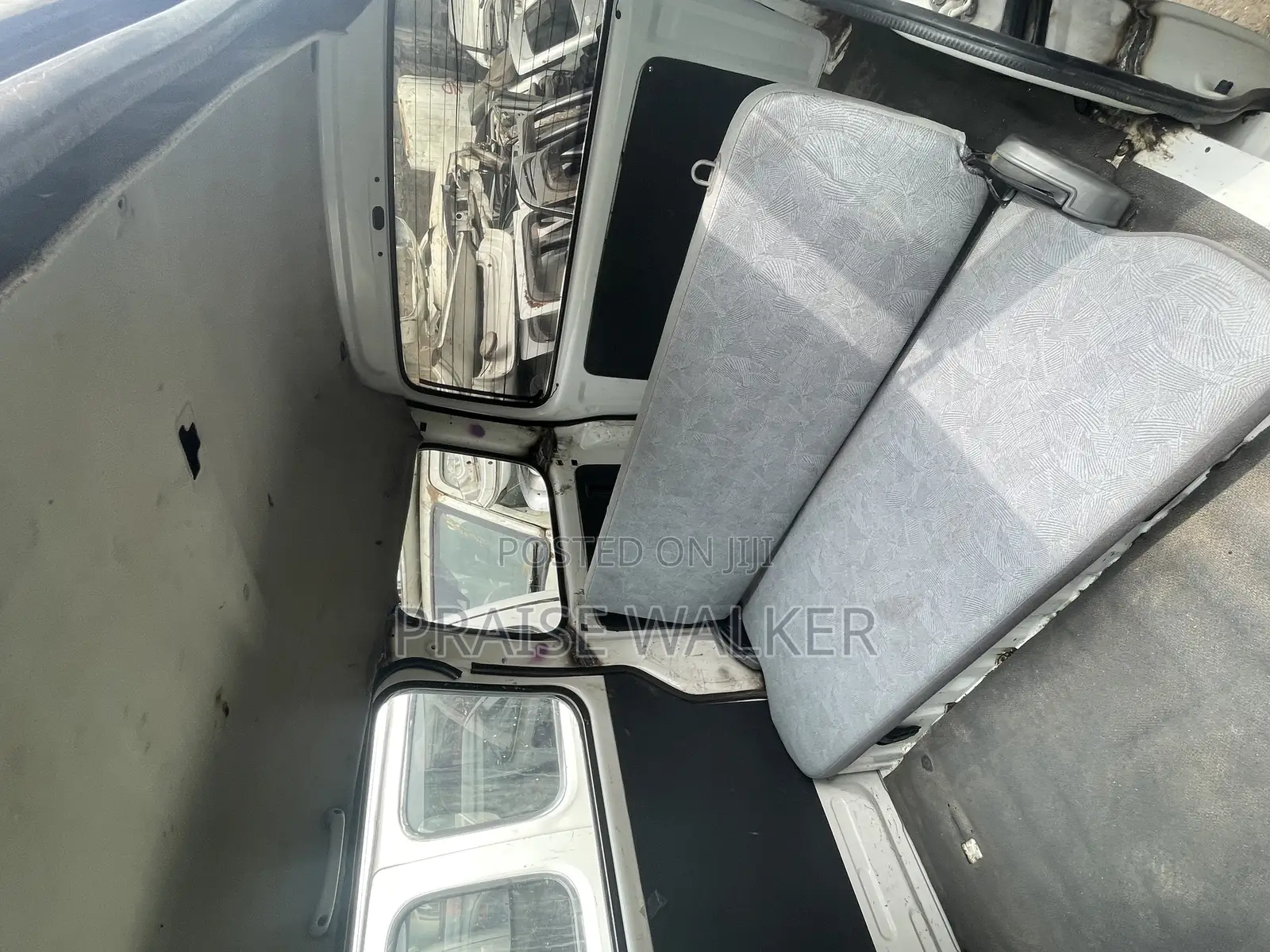 Suzuki APV Minibus 2010 Silver