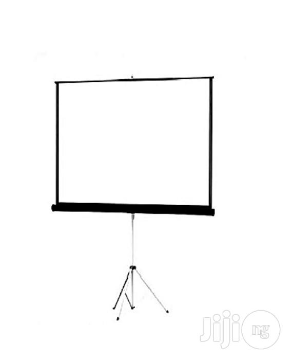72′′ X 72′′ Projector Screen With Tripod Stand