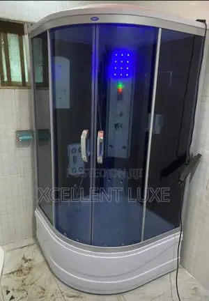 High Base 100x100cm Shower Room