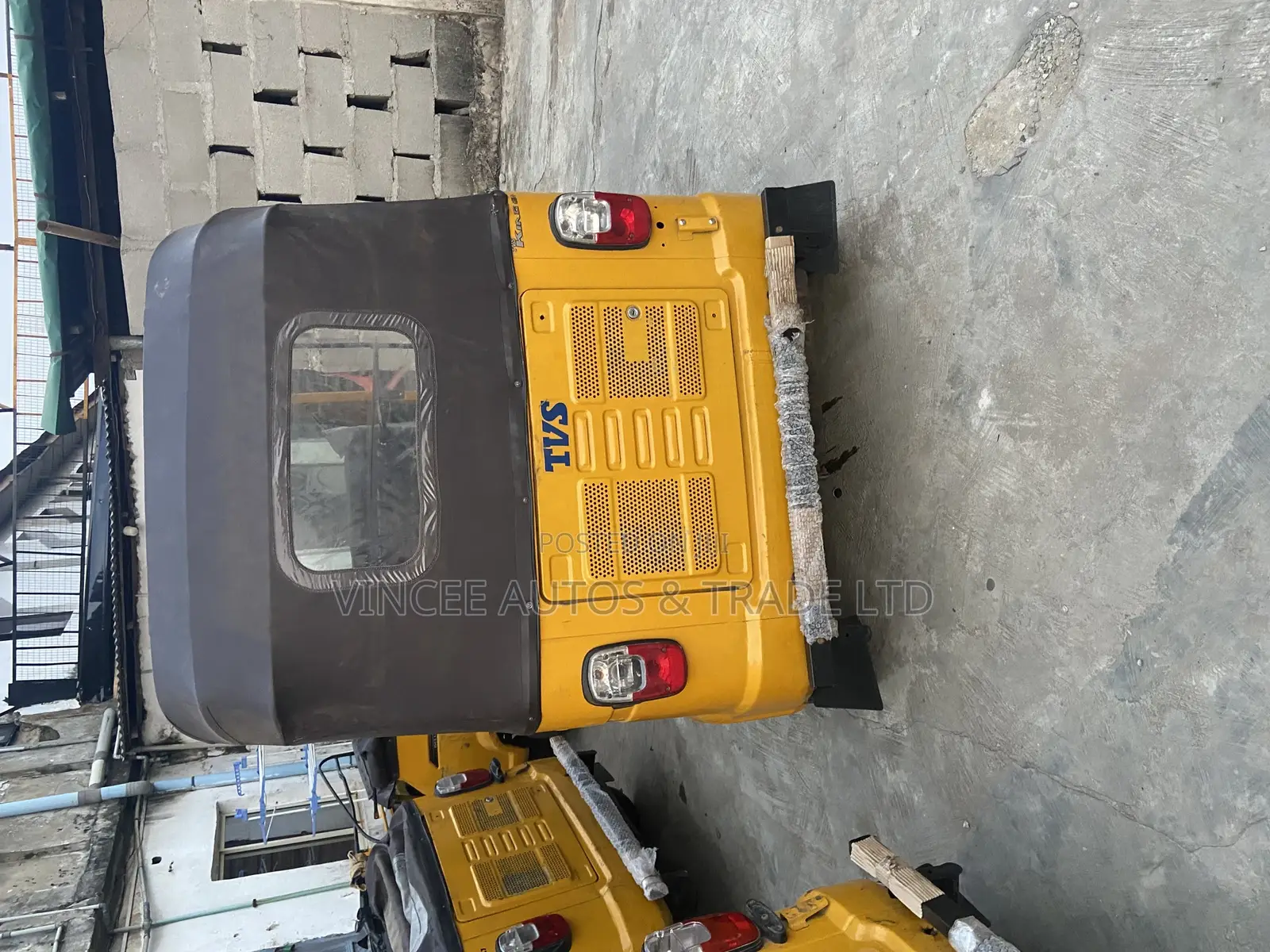 TVS King Cargo 2023 Yellow