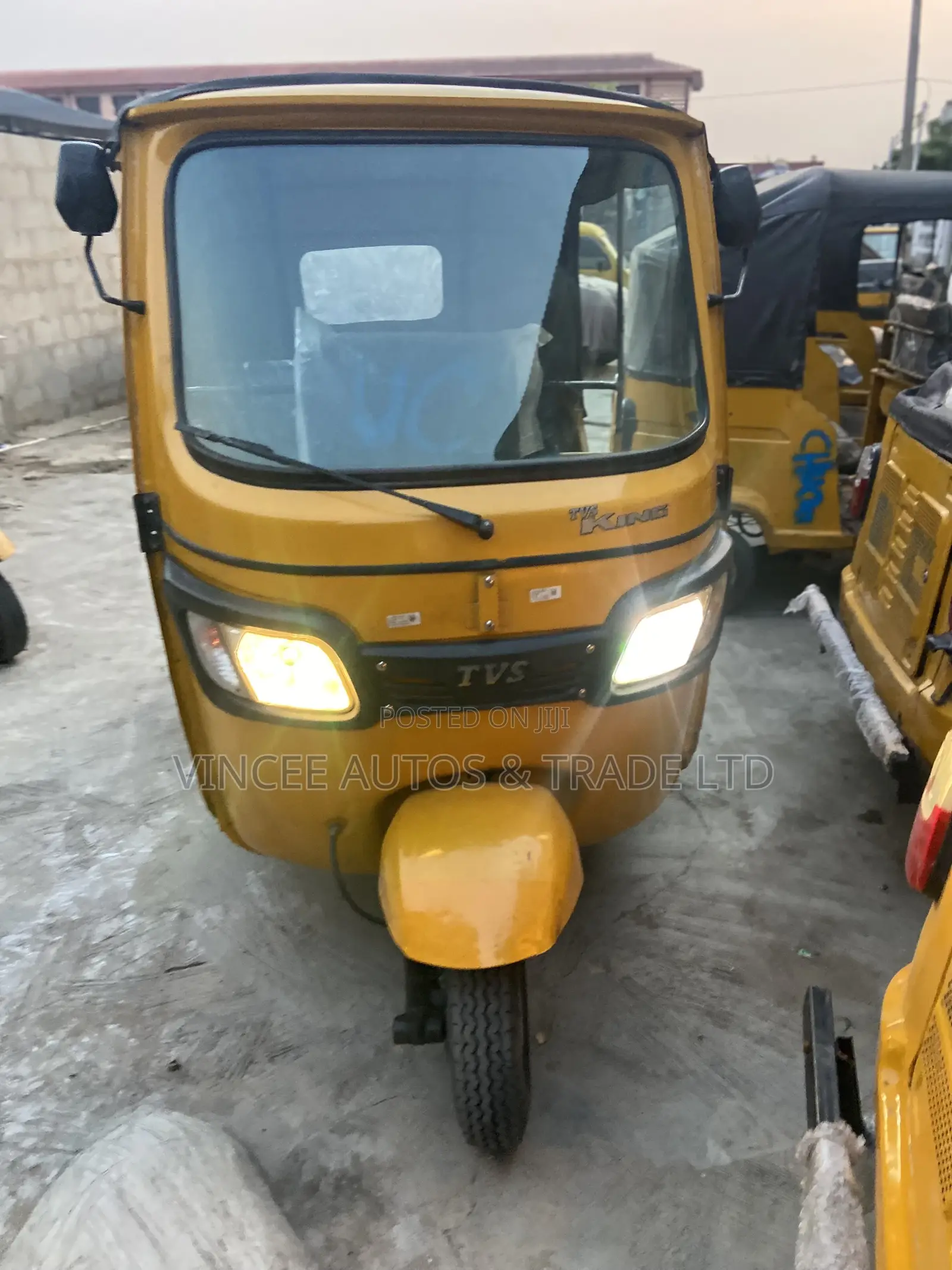 TVS King Cargo 2023 Yellow