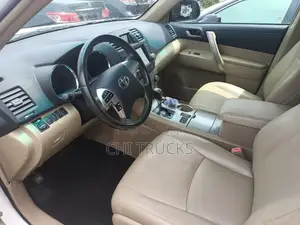 Toyota Highlander Limited 2012 White