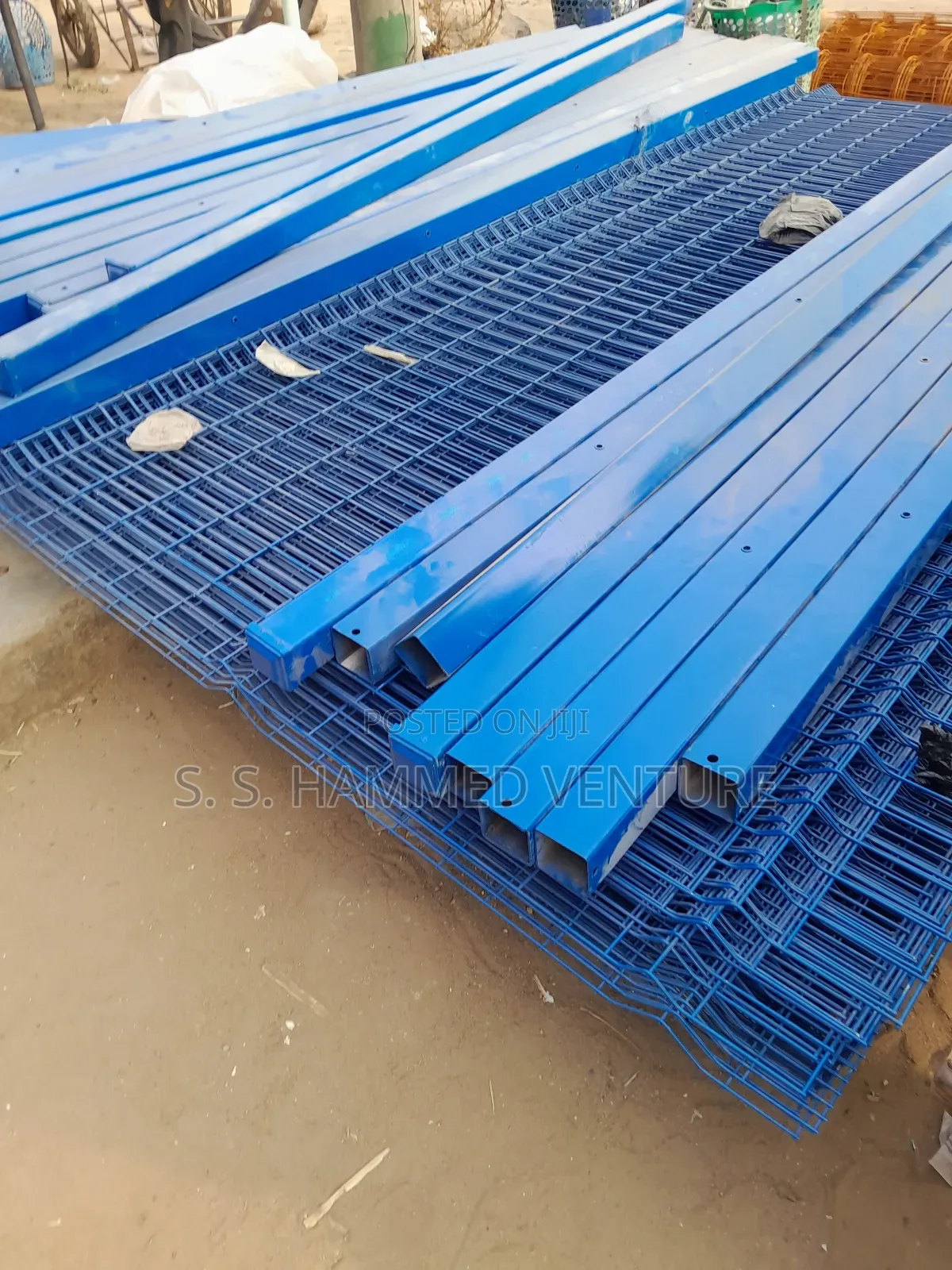 House Panels Mesh Design Wires