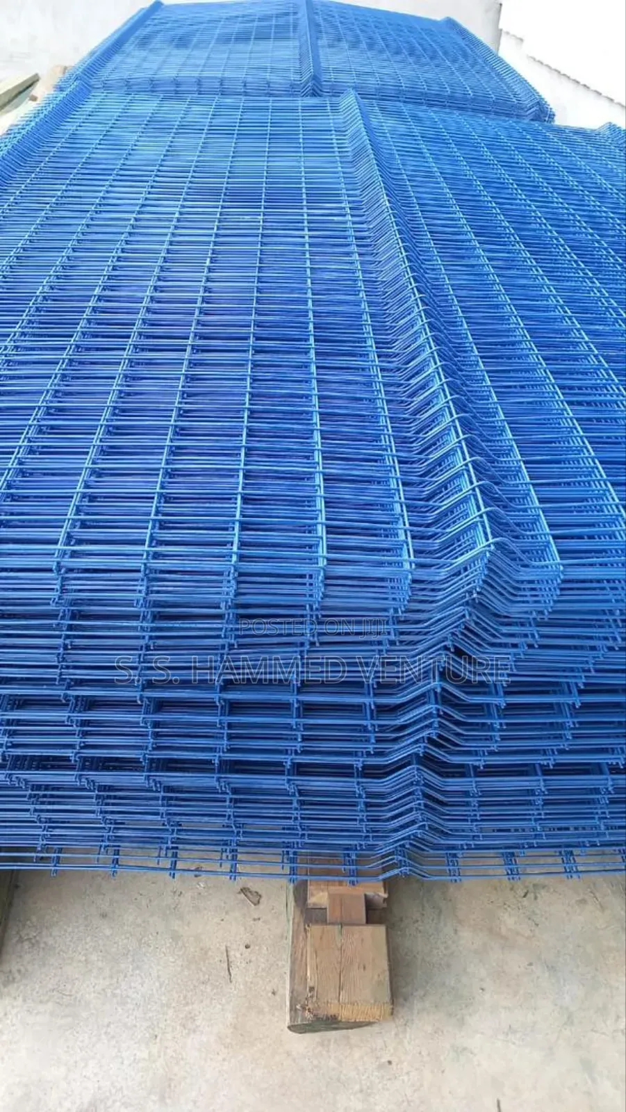 House Panels Mesh Design Wires