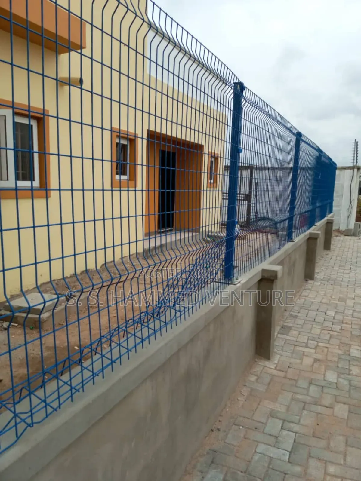 House Panels Mesh Design Wires