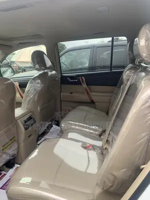 Toyota Highlander Limited 2010 White