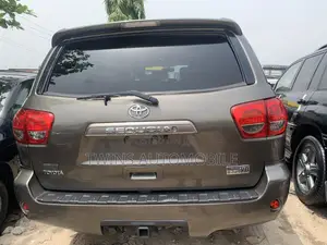 Toyota Sequoia Limited 4dr SUV 4WD (5.7L 8cyl 6A) 2012 Brown