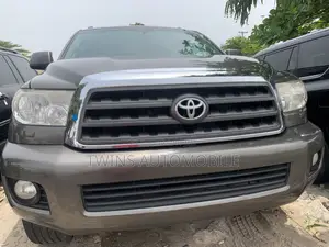 Toyota Sequoia Limited 4dr SUV 4WD (5.7L 8cyl 6A) 2012 Brown