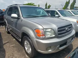 Toyota Sequoia 2004 Silver