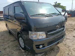 Toyota HiAce 2010 Black