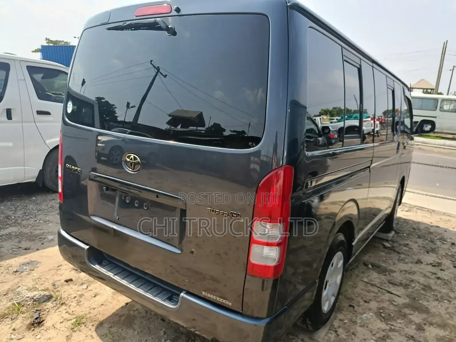 Toyota HiAce 2010 Black