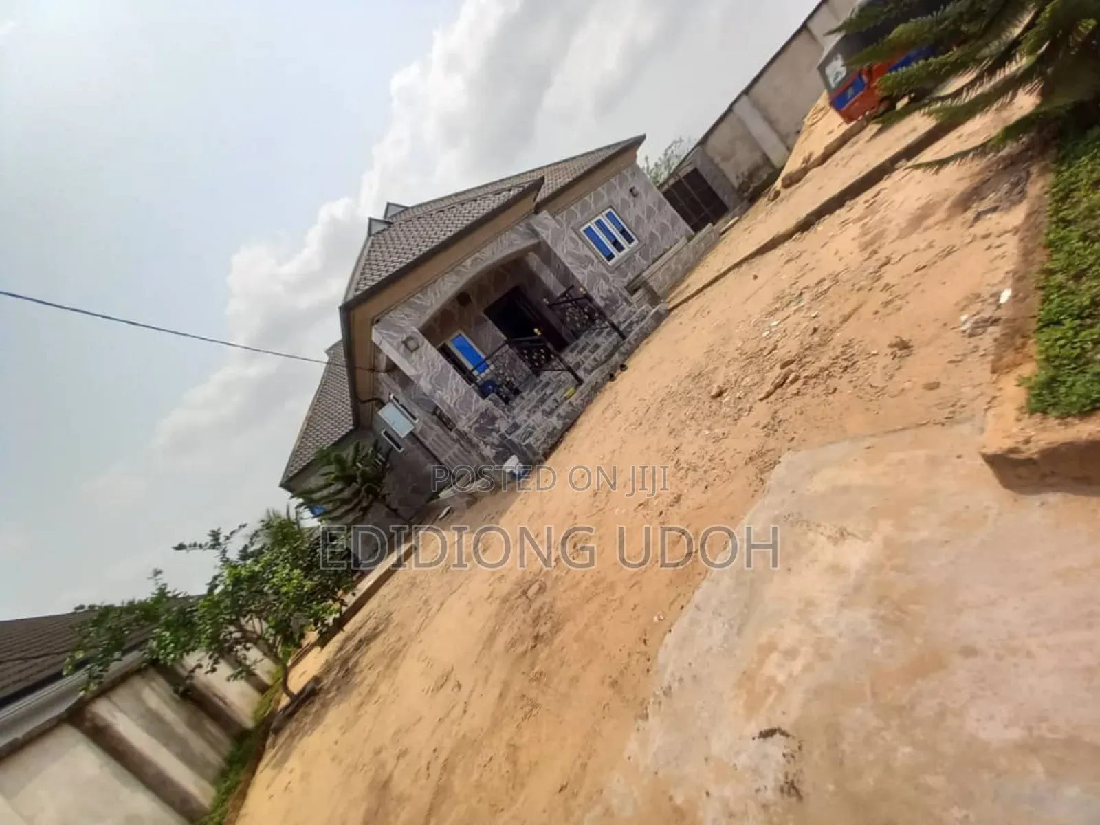 4bdrm Bungalow in Ekpri Nsukara Off for sale