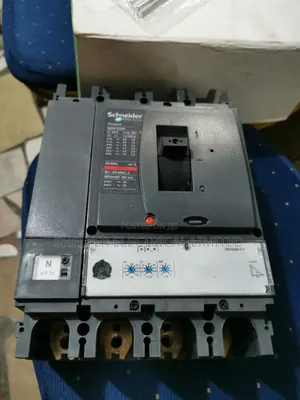Circuit Breaker 4pole 630amp
