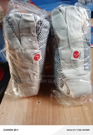 Spotted Hand Gloves