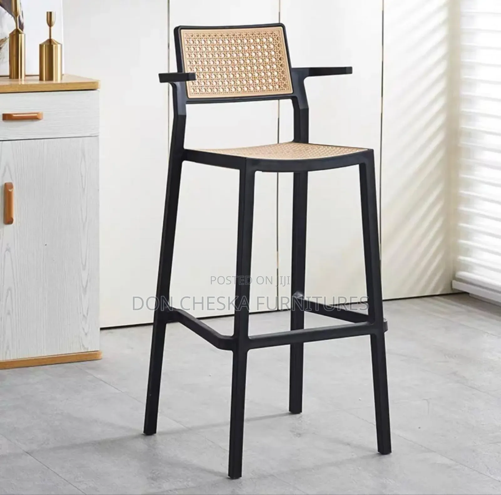 Quality Plastic Bar Stool