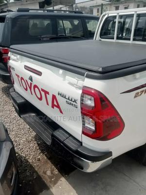 New Toyota Hilux 2025 White