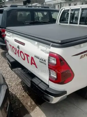 New Toyota Hilux 2025 White