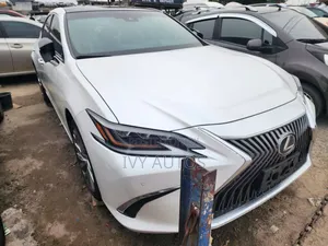 Lexus ES 2021 White