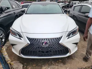 Lexus ES 2021 White