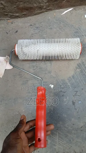 9" Spike Roller
