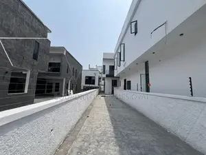 4bdrm Duplex in Ikota for sale