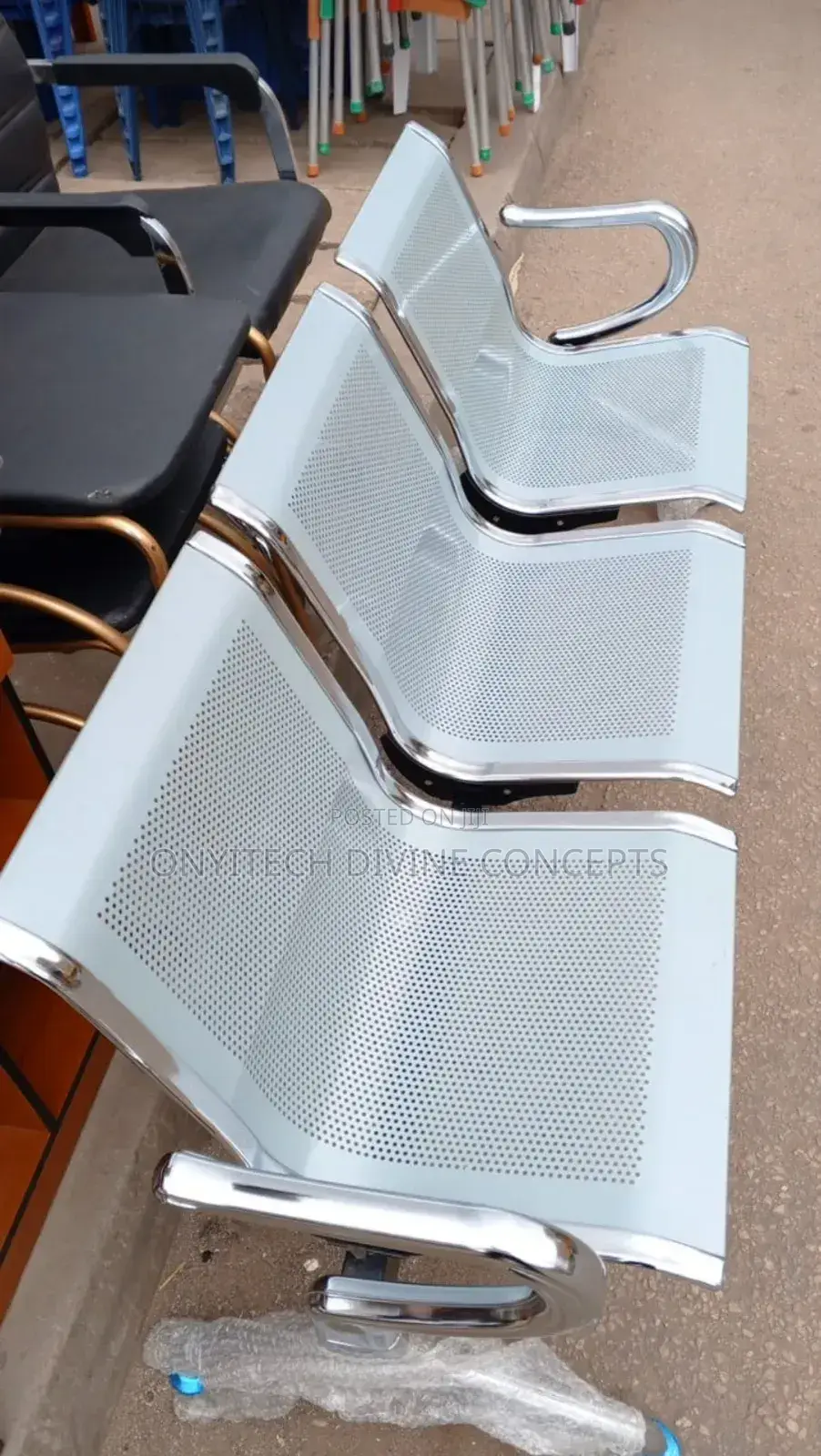 Waiting Chair by 3