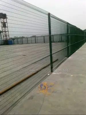Photo - Green Panel Mesh Wire