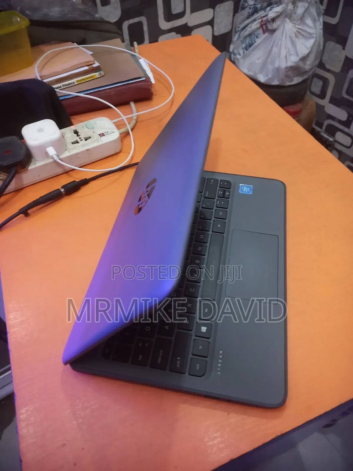 Laptop HP Stream Laptop 4GB Intel Celeron SSD 60GB