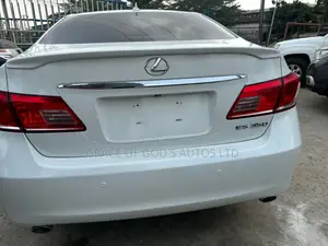 Lexus ES 350 FWD 2013 White