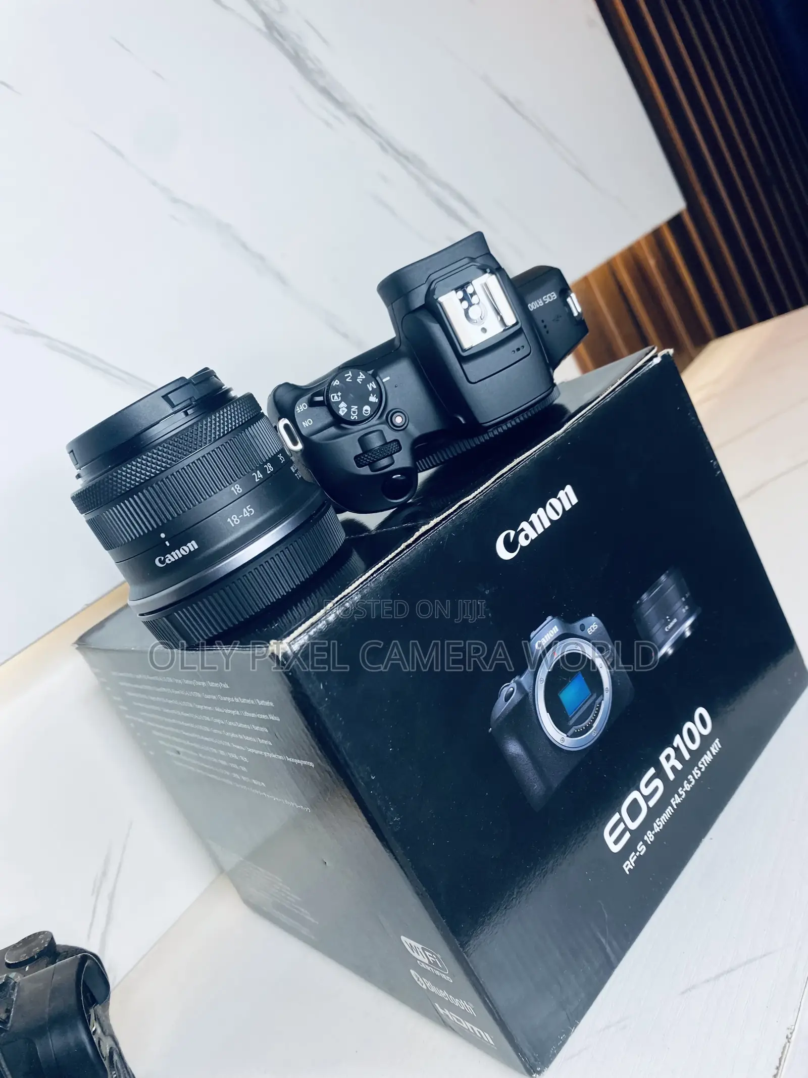 Canon Eos R100