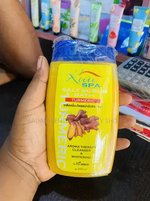 Photo - Kuu Spa Tumeric Salt Scrub Bath 450ml