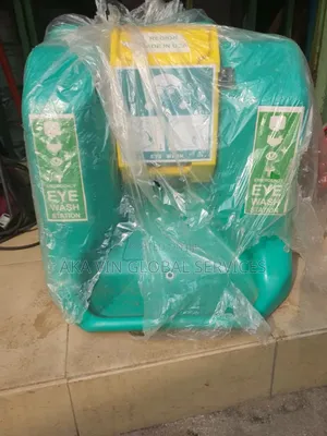 Wall-Mounted Eyewash Station