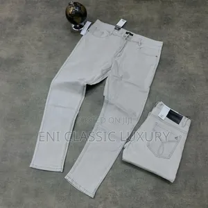 Top Quality Luxury Men's Jeans 👖 Valentino Available