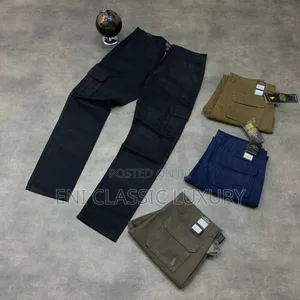 Top Quality Luxury Men's Jeans 👖 Valentino Available