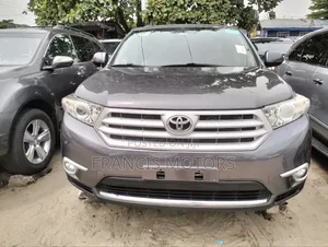 Toyota Highlander 3.5L 4WD 2013 Gray