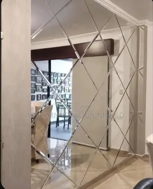 Crack Mirror