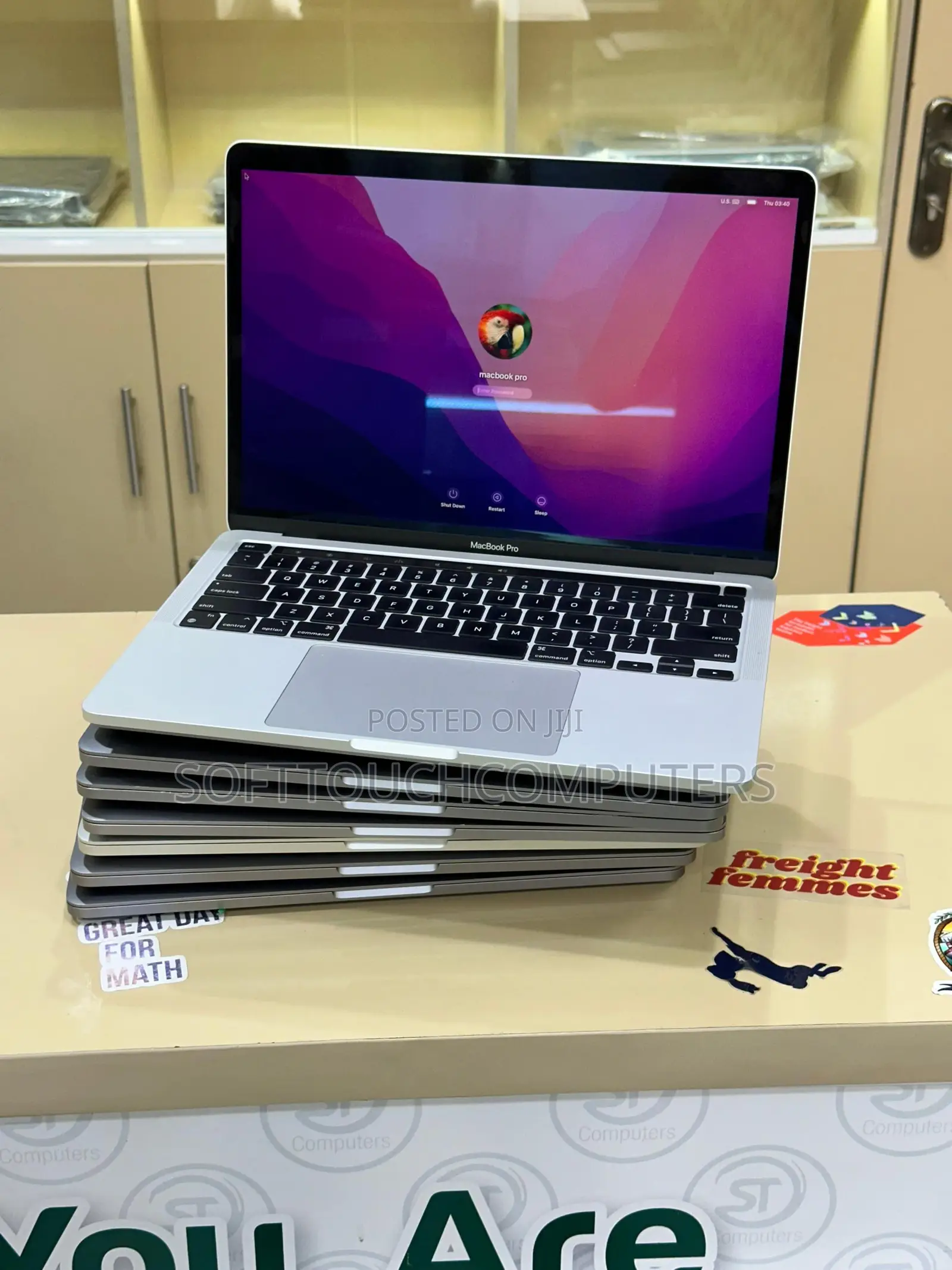 Laptop Apple MacBook Pro 2018 8GB Intel Core i5 SSD 512GB