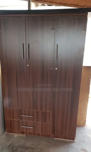 Wardrobe 4ft With 3 Doors and Drawers