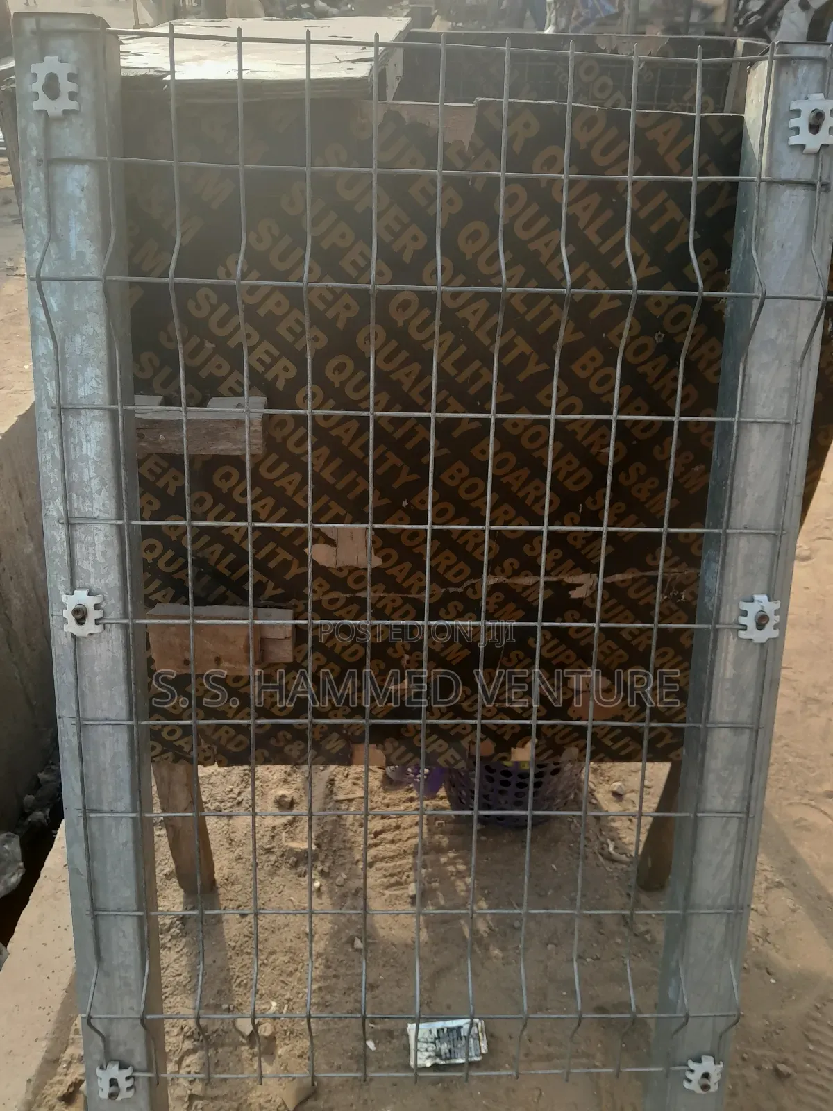 Gavalnized Panel Mesh Wires (2 × 4 Holes)