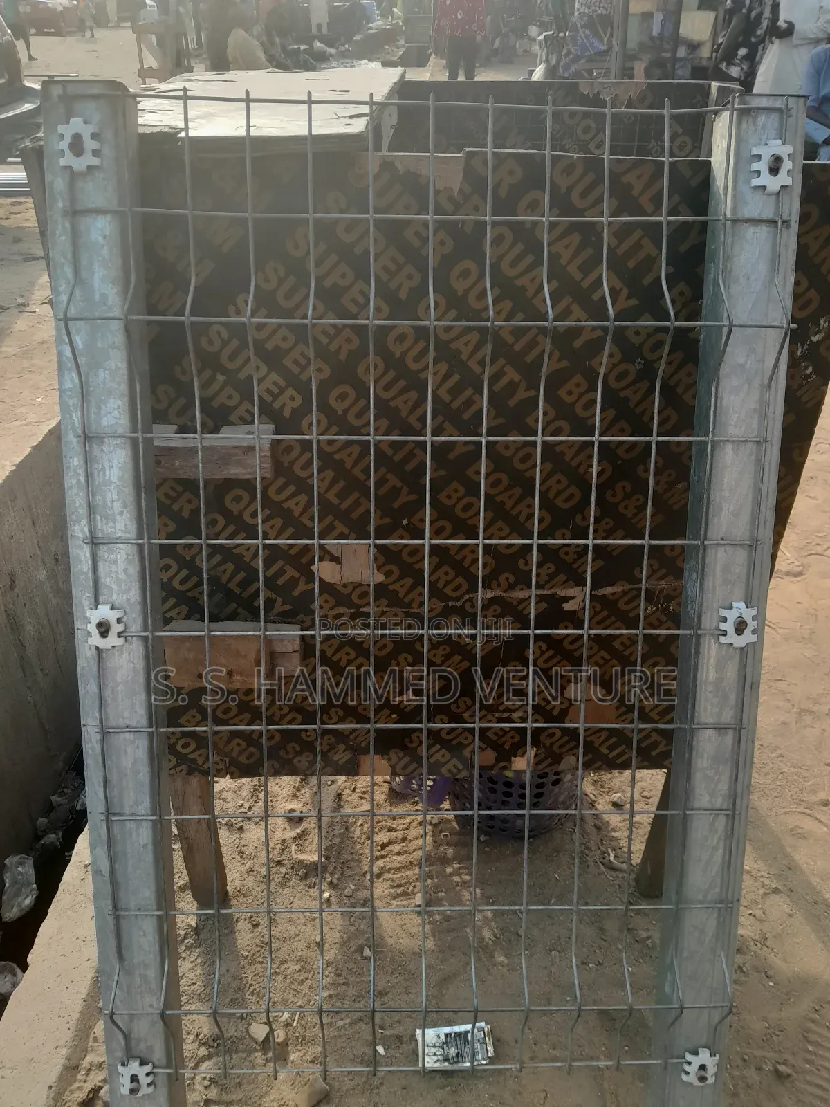 Gavalnized Panel Mesh Wires (2 × 4 Holes)