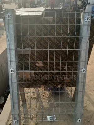 Gavalnized Panel Mesh Wires (2 × 4 Holes)