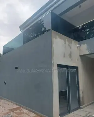Pureandclean Dark Gray Glass Space
