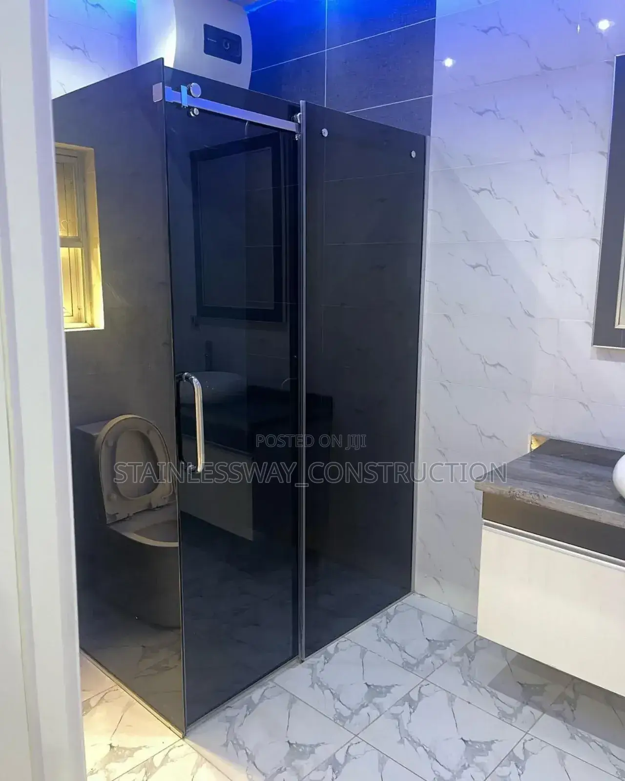 Refreshing Black Showercubicle Experience
