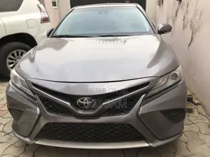Toyota Camry 2018 Gray